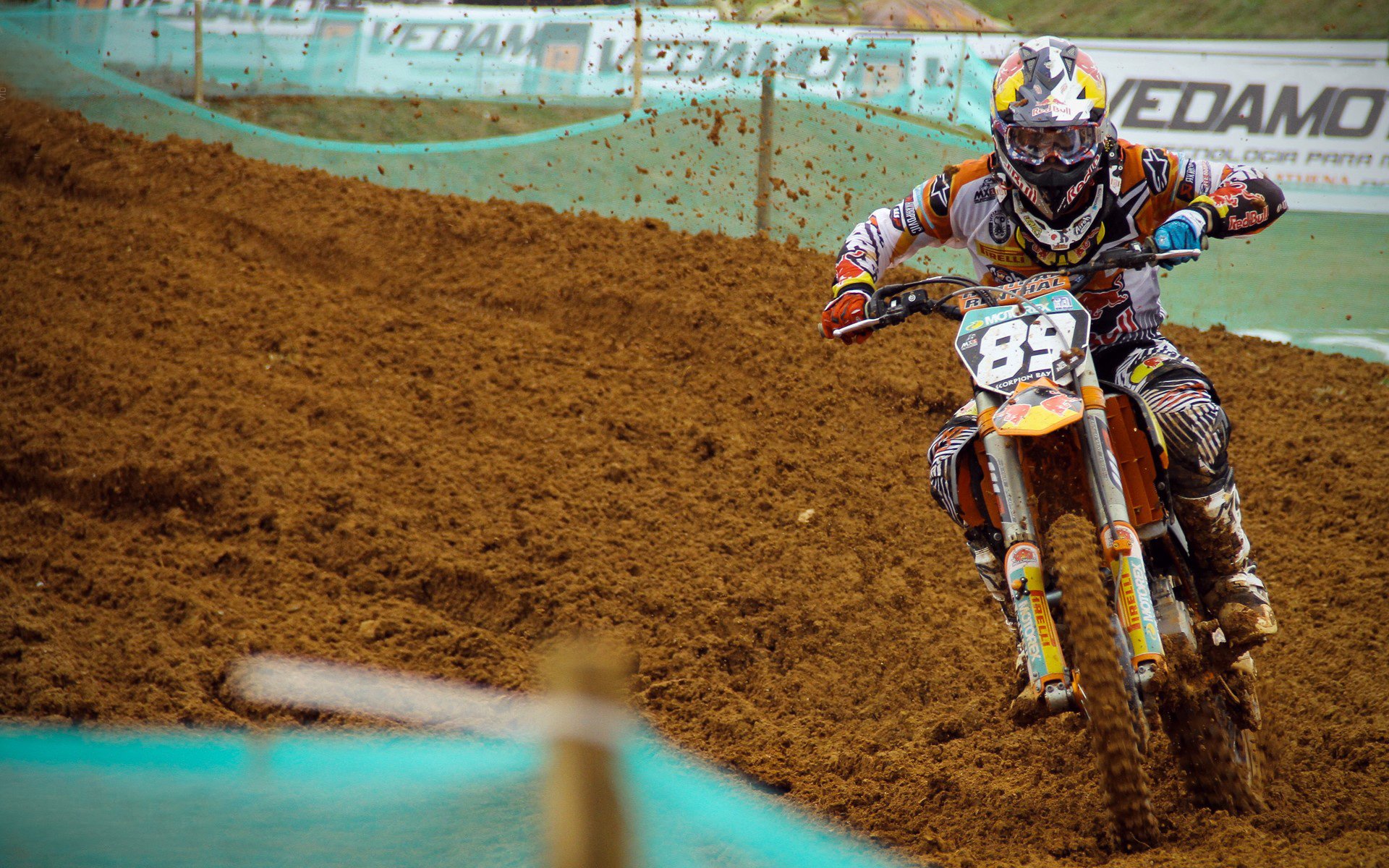 瑞安在场上的无缝配合让全黑队的战术变得更具层次感，瑞安打黑最新新闻